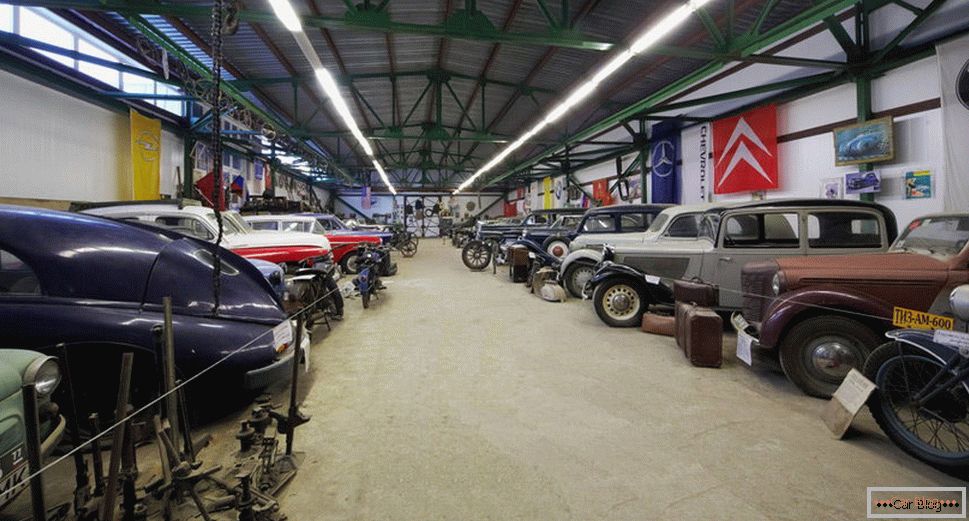 Musée Lomakovsky de voitures anciennes et motos