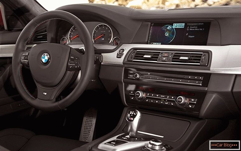 BMW M5-F10