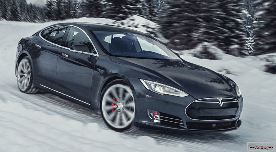 Quatre-vingt dix mille Tesla Model S répondent fabricant