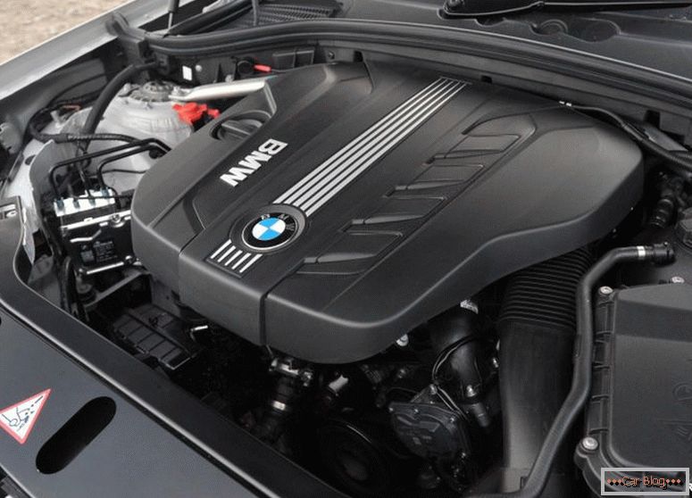 Moteur diesel BMW X3 photo