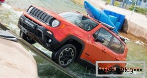 Jeep Renegade participe au rafting 5