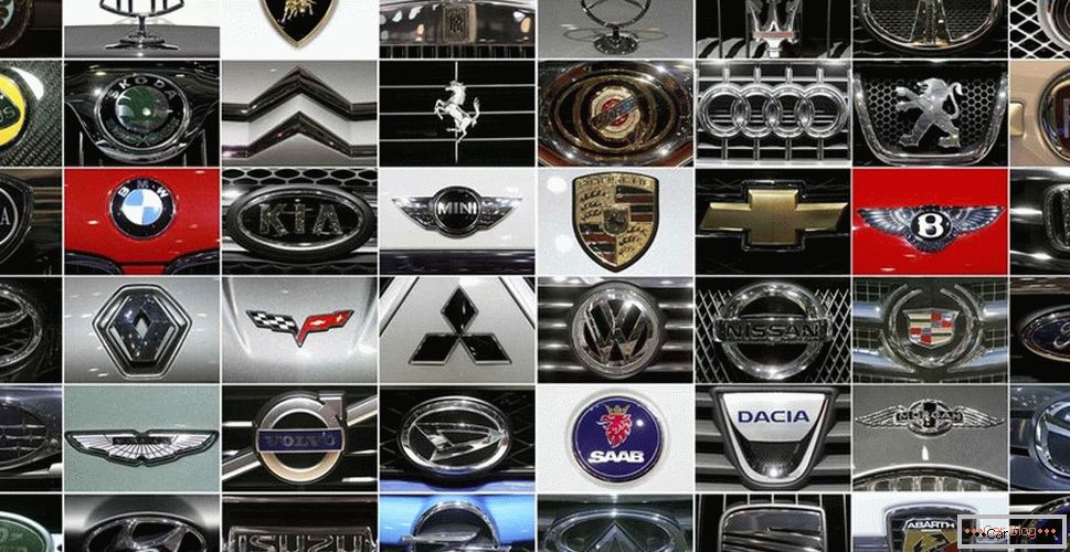 Emblèmes de voitures de différents fabricants