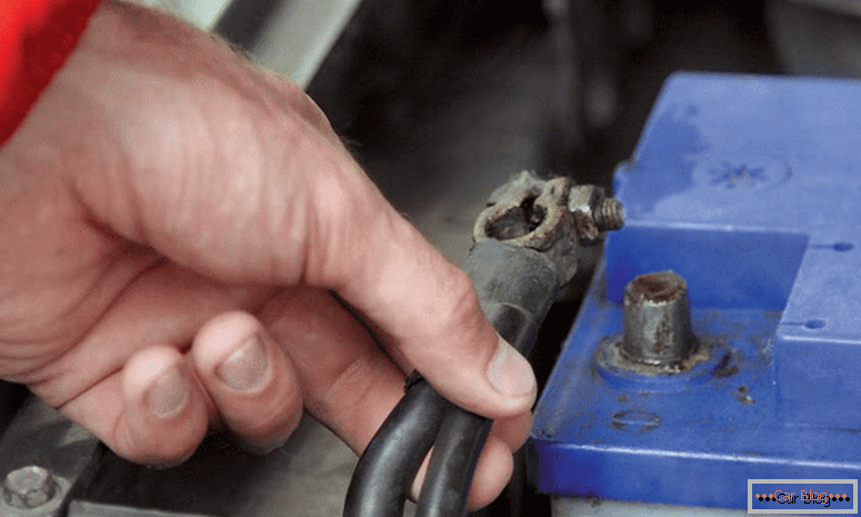 comment faire la réparation de la batterie de voiture
