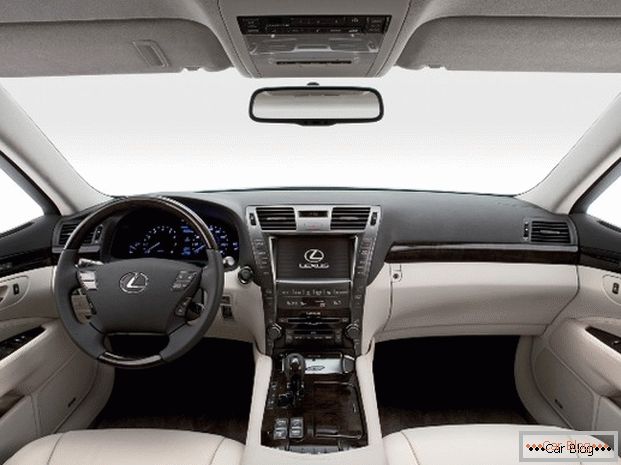 Interior Lexus LS et son acoustique