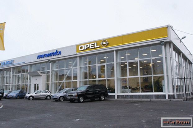 Автосалон Pragmatique Opel