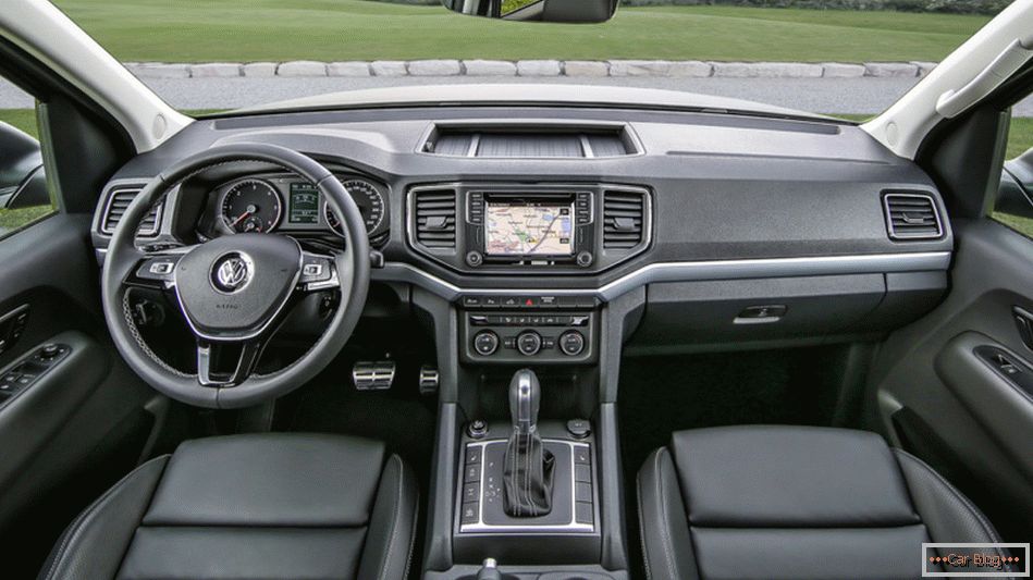  Les Allemands ont décidé sur les étiquettes de prix du rouble sur рестайлинговый Volkswagen Amarok