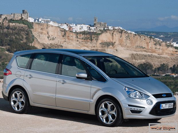 Voiture Ford S-MAX