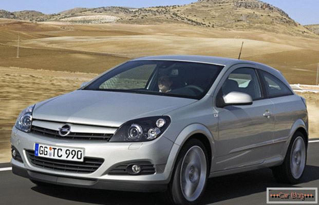 Voiture Opel Astra GTC - le gagnant de notre revue comparative