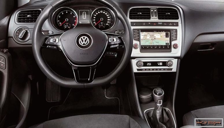 Changer l'intérieur et l'intérieur de la voiture Volkswagen Polo