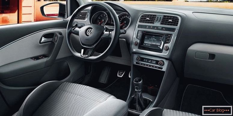 Salon Volkswagen Polo Sedan 2017 mise à jour