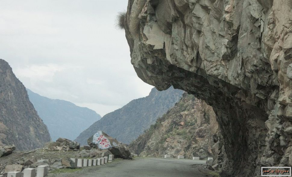 route de montagne au pakistan