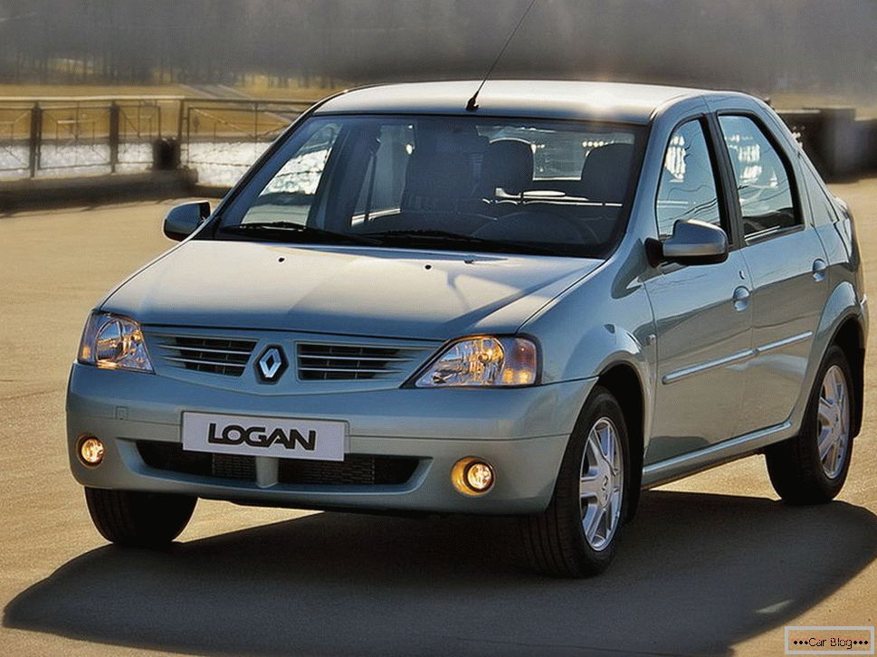 Renault Logan - vue de face