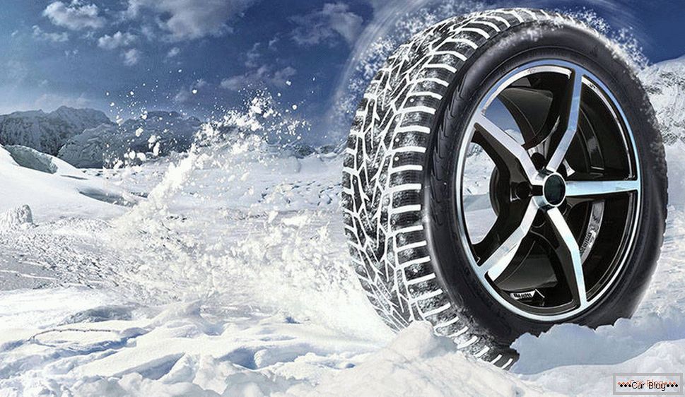 Quels pneus sont meilleurs en hiver: étroit ou large