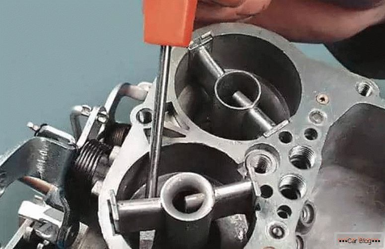 comment effectuer réglage carburateur VAZ 2107