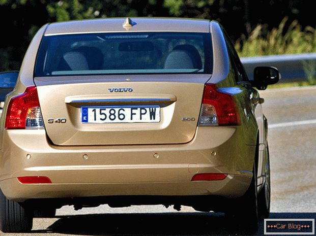 Voiture Volvo S40: vue arrière
